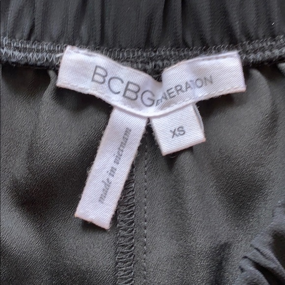 BCBGENERATION flowy semi sheer short - Picture 3 of 4